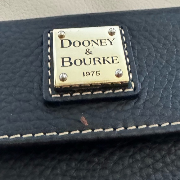 Dooney & Bourke Black Classic Saffiano Continental Clutch Leather Wallet - Picture 4 of 4